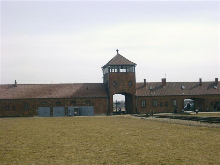 Auschwitz-Birkenau Birkenau - 3726.JPG