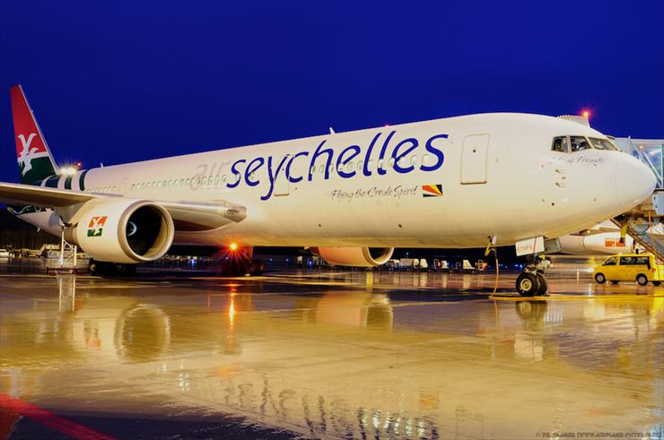 S A M O L O T Y - Air-Seychelles-B767-S7-FCS-a20752564.jpg