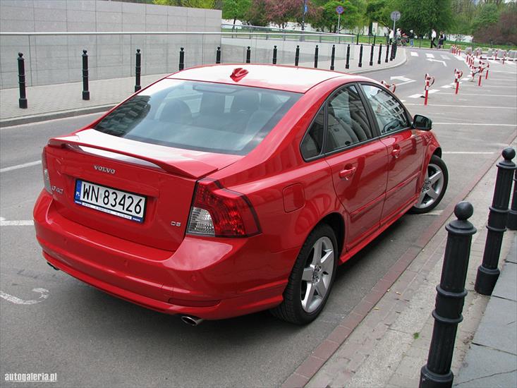 03 - volvo_s40_d5_r-design_2008_02.jpg