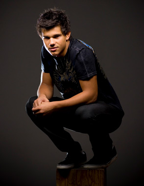 Taylor Lautner - 9.jpg