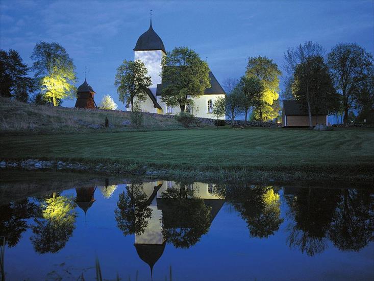 SKANDYNAWIA - Church at Night, Sweden.jpg