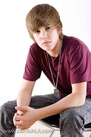 Justin Bieber - Justin-Photoshoot-justin-bieber-8904663-320-480.jpg