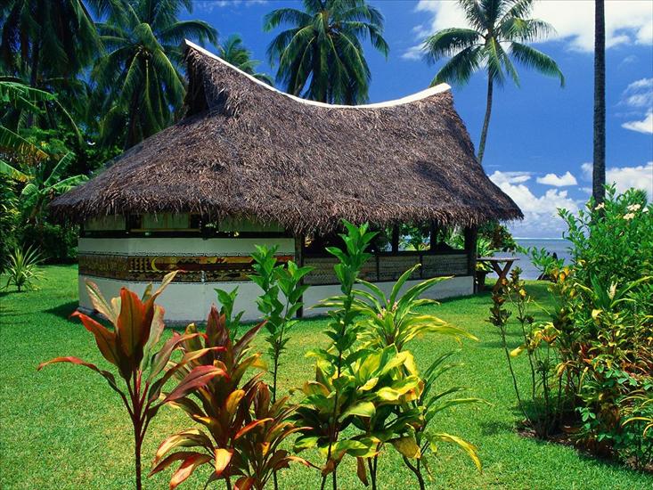 Tapety Na Pulpit - Thatched Bungalow, Moorea Island.jpg