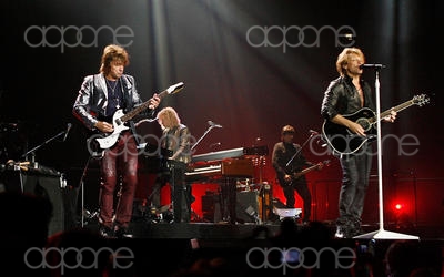 Bon Jovi - image.aspx.jpg