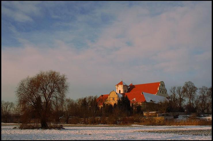 świątynie - Wągrowiec, klasztor.jpg