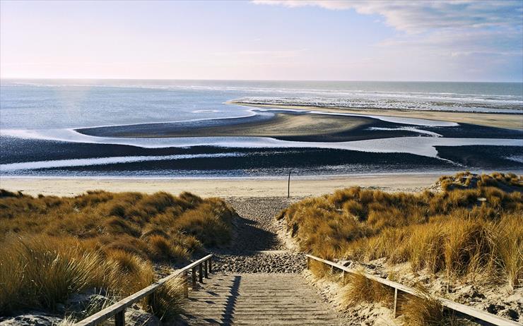 39 Europe 1920x1200 - Netherlands, Trappen naar het strand van de Maasvlakte Steps leading to beach at Maasvlakte.jpg