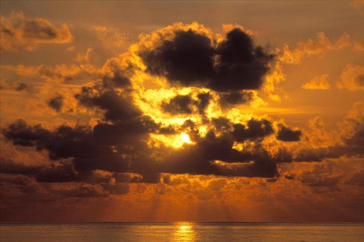 WIDOKI - Spectacular Sunset, Indian Ocean.jpg