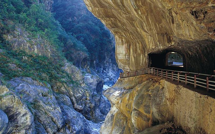  Orient - Taroko Gorge in Hualien, Taiwan.jpg