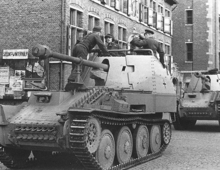 czolgi - SdKfz 138 7,5cm PaK40 Marder III East Front.jpg