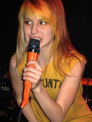 PARAMORE sesje zdjęciowe, koncerty etc - normal_Live-para41.jpg