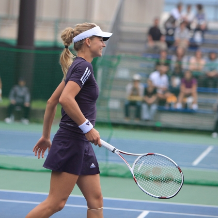 Maria Kirilenko - normal_Kirilenko-Tokyo-271009-1.jpg