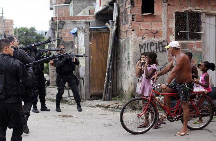 favela in rio de janerio cartel drugs war - 635319636839494177.jpg