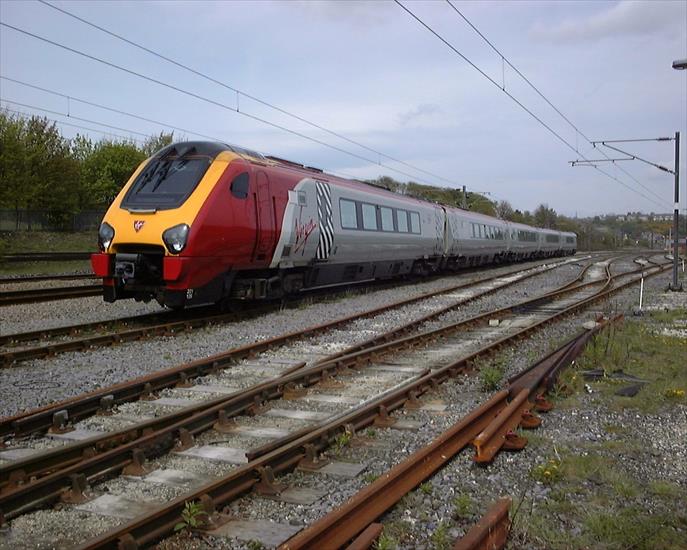 Szybkie pociągi - 221_126_at_Ferryhill_UGL_4-5-03.jpg