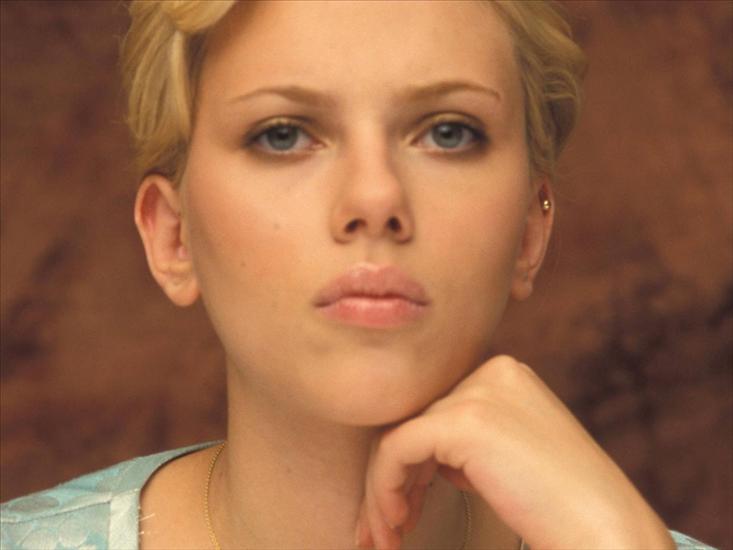 Scarlett Johansson - scarlett1831920x1440.jpg