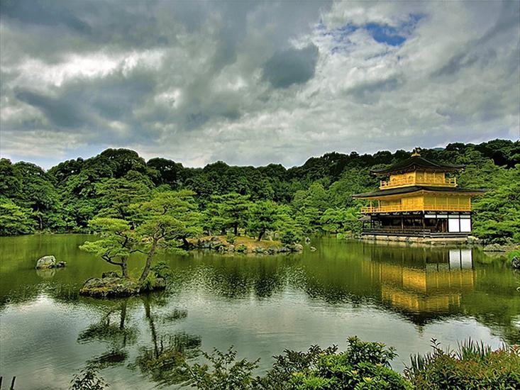 ogrody japońskie - Kyoto_19_Golden Temple.bmp