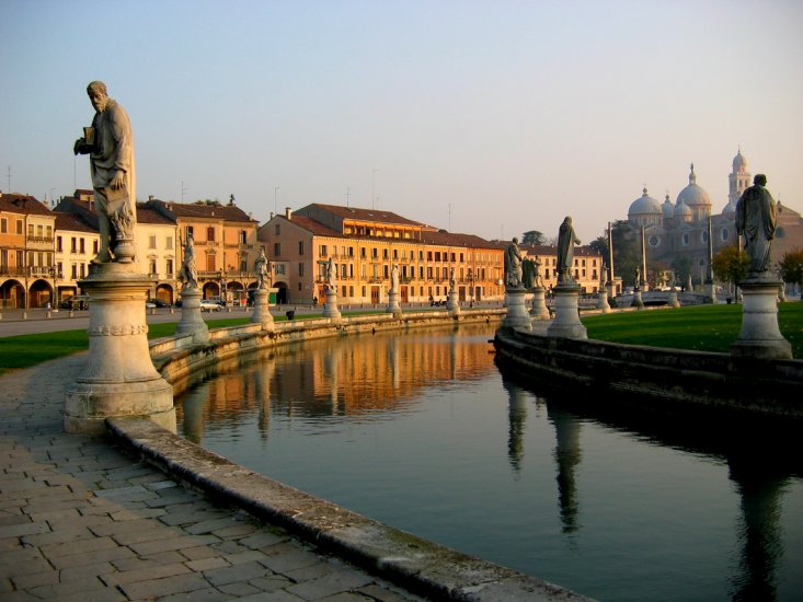 Toscania - Prato_della_valle_padova.jpg