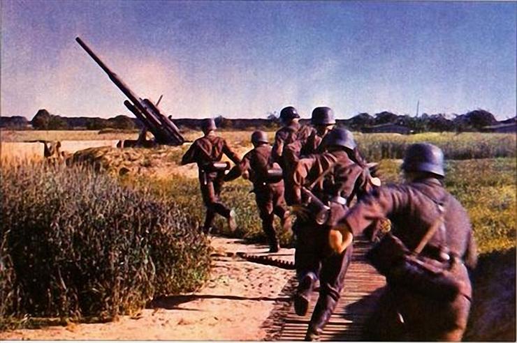 German artillery - alarm.jpg