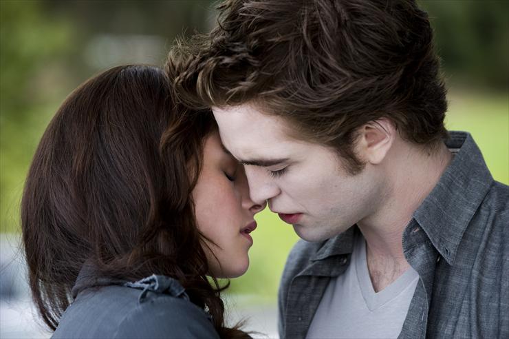 TwilightMyLove - Edward i Bella - spora fotka.jpg