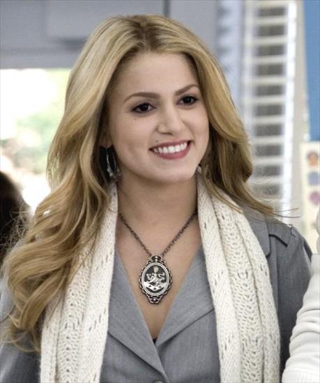 Rosalie Hale Cullen - Rosalie.jpg