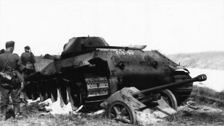 German artillery - russian T34 overran a PAK 40.jpg