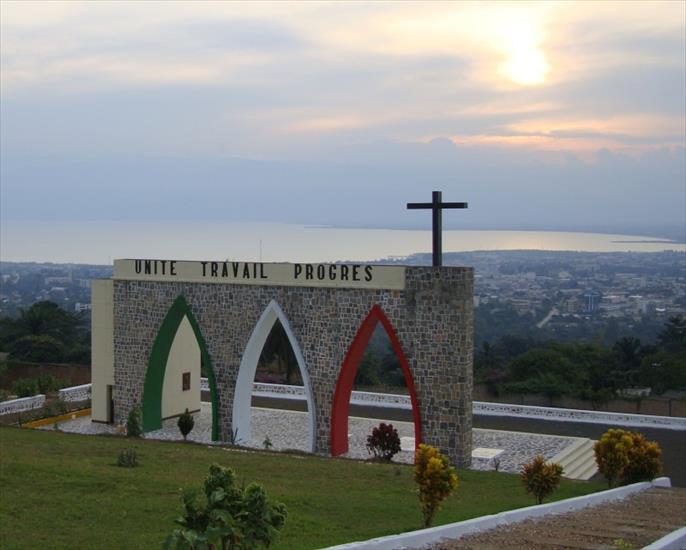 Burundi - Bujumbura_monument.jpg